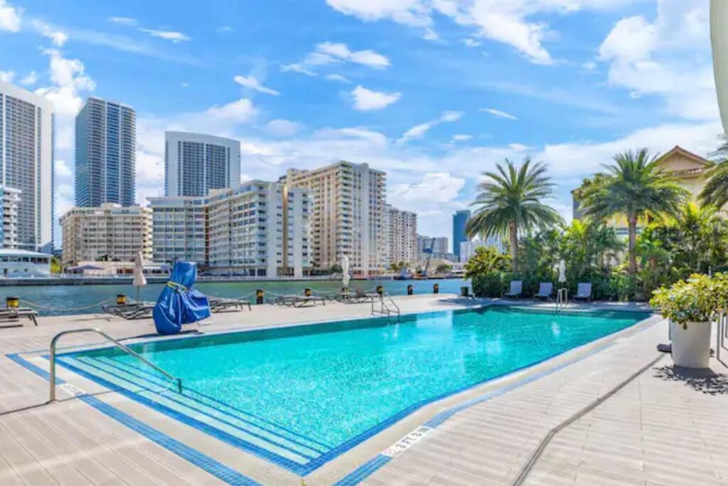 Ocean Views - Pool & Gym - Pet Friendly - Close To Beach Халландейл-Бич Экстерьер фото